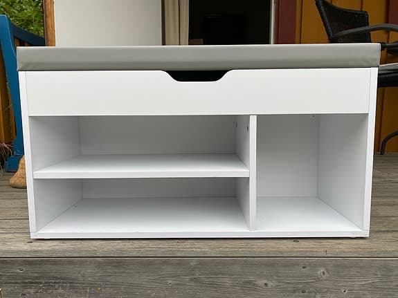 Hallmöbel med förvaring och sittplats