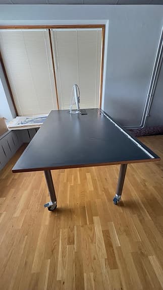 4 stabila skriv- eller arbetsbord