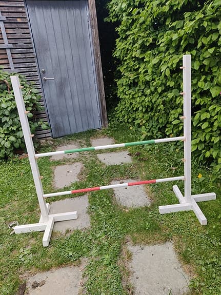 10 st käpphästhinder + käpphästar