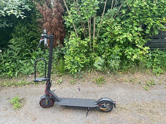 Svart elsparkcykel Xiaomi