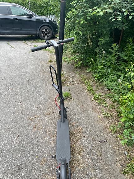 Svart elsparkcykel Xiaomi