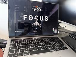 MacBook Pro 13” 2019 – i5 / 8GB RAM