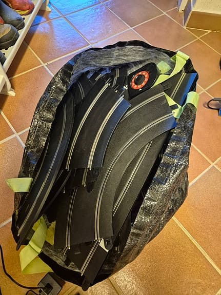 Scalextric 2 paket, 3 bilar4, fjärrkontroller