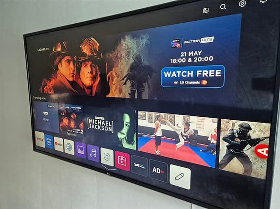 LG 55" 4K Smart TV HDR-10 WiFi Netflix YouTube alle apps