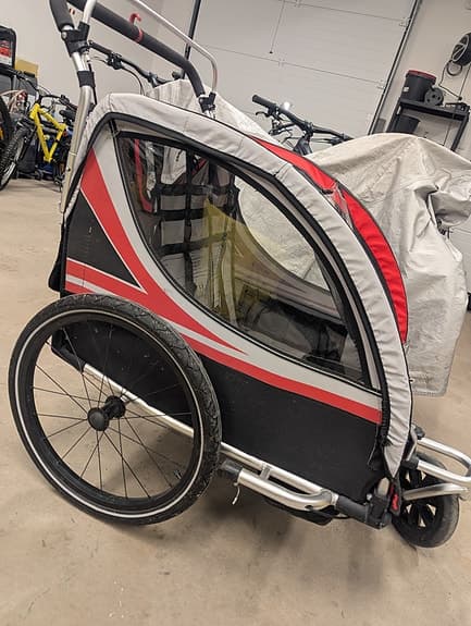 Cykelvagn för barn svart/röd