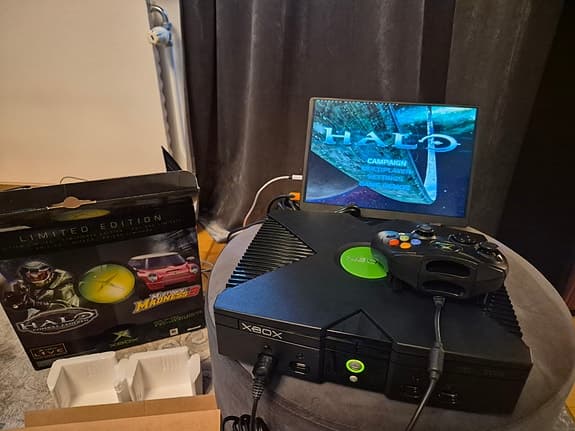 Xbox OG - Limited Edition Halo & Midtown Madness 3