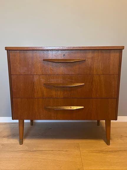 Teakbyrå Svensk Vintage