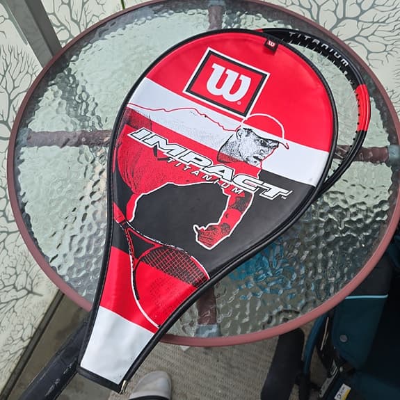 Wilson Impact Titanium tennisracket med fodral