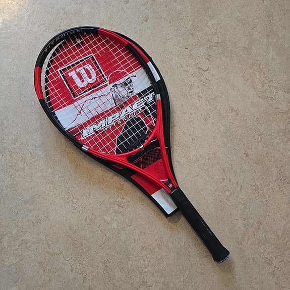 Wilson Impact Titanium tennisracket med fodral