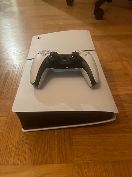 Sony Playstation 5 spelkonsol med handkontroll