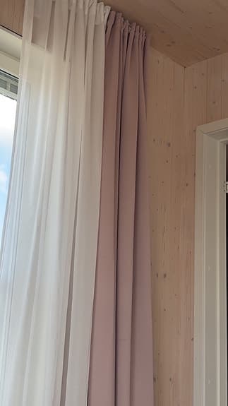 Fina gardiner 250cm Multiupphäng mörkläggande 250kr