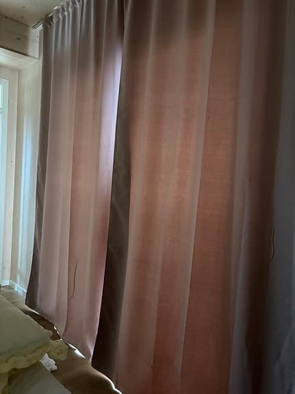 Fina gardiner 250cm Multiupphäng mörkläggande 250kr