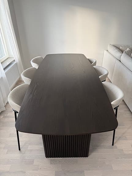 Matgrupp (bord + 6 stolar)