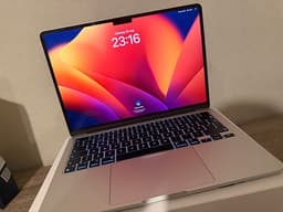 MacBook Air M3 2024