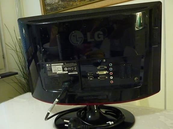 LG Tv 19 tum PC in, HDMI