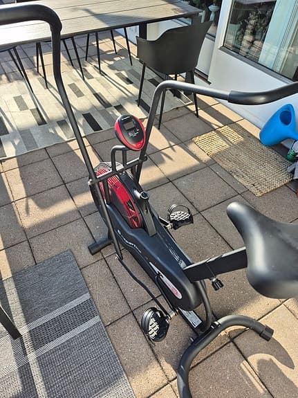 Träningscykel för armar och ben.