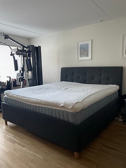 Säng IKEA IDANÄS 180x200 med madrass och madrasskydd