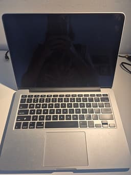 MacBook Pro 13" (Early 2015) - 256GB SSD | Ren & Pålitlig