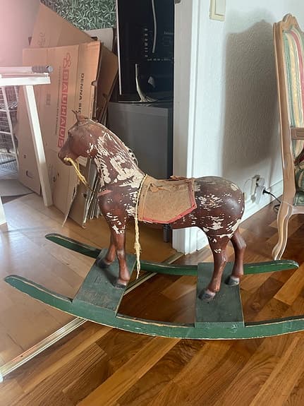 Klassisk gunghäst från Gemla – svensk design & charm