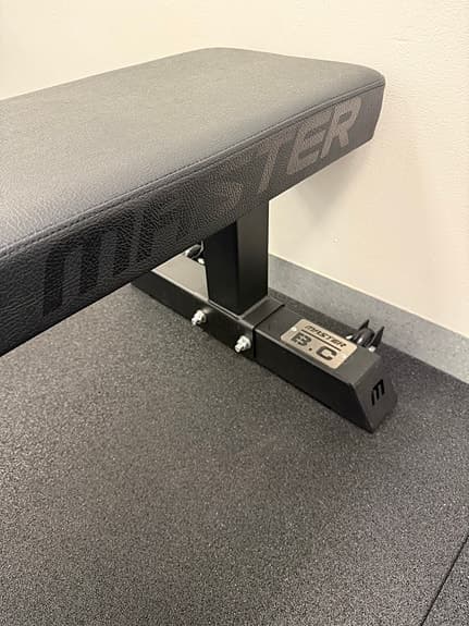Master träningsbänk rak svart