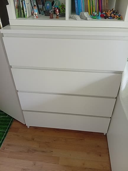 malm byrå från Ikea