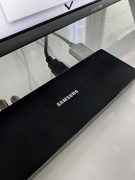 Samsung 55” Smart TV 4K UHD Modell: UE55MU7055