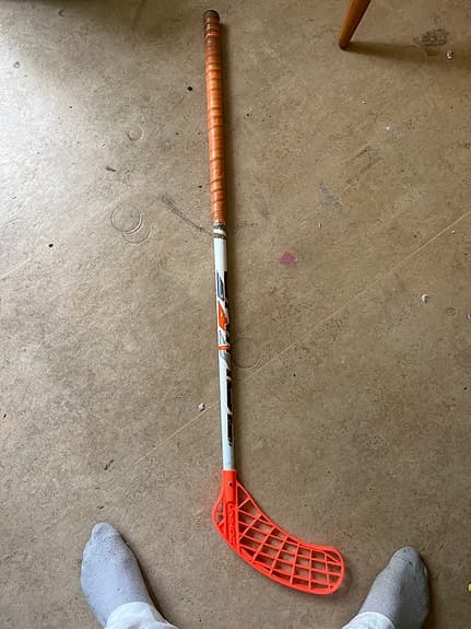 Fyra innebandy klubbar säljes