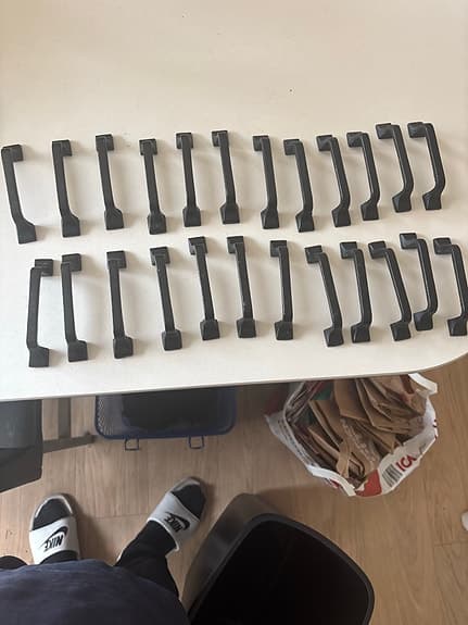 Svarta metallhandtag till köksskåp/lådor