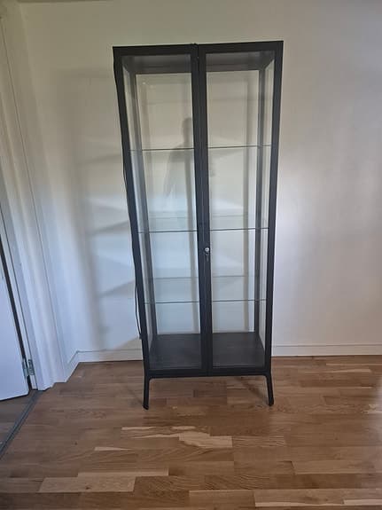 Vitrinskåp milsbo från IKEA