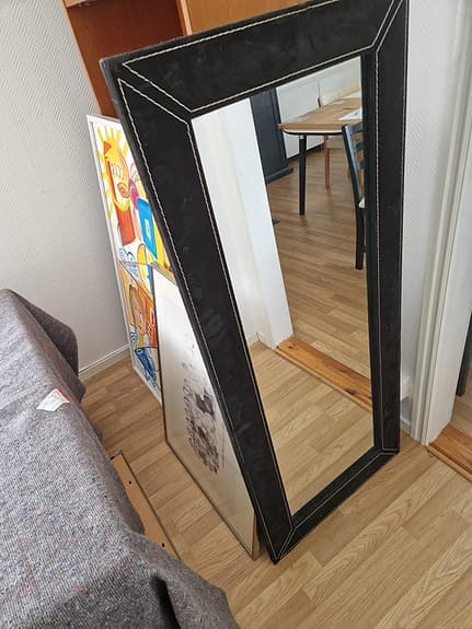 IKEA spegel med svart ram