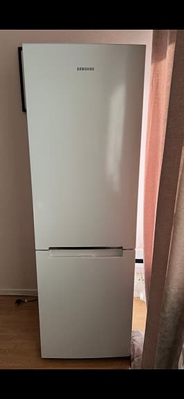 Samsung kombiskåp kyl och frys vit 5 år gammal