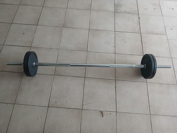 Skivstång med vikter ca 32 kilo