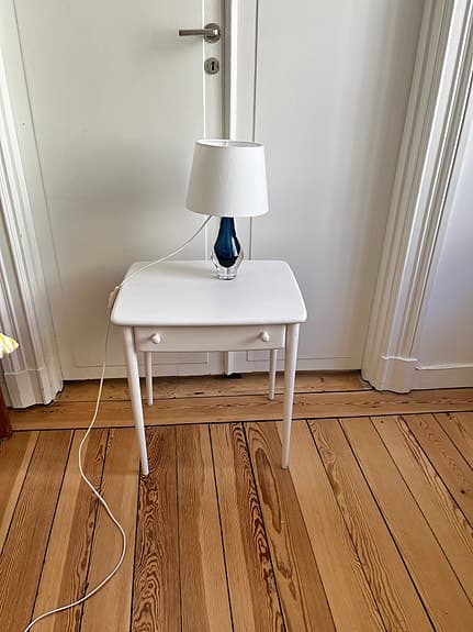 Sängbord från Asko.
