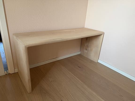 Sittbänk i massiv ask