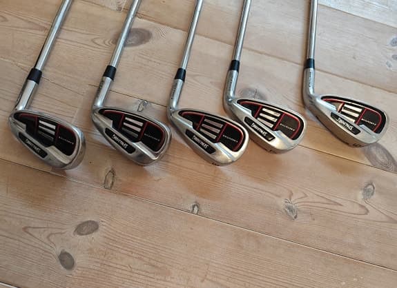 Golfklubbor järnset 6–PW och SW