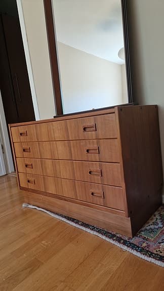 Vintage teak byrå