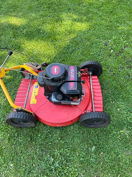 Klippo gräsklippare med Briggs & Stratton 375-motor röd