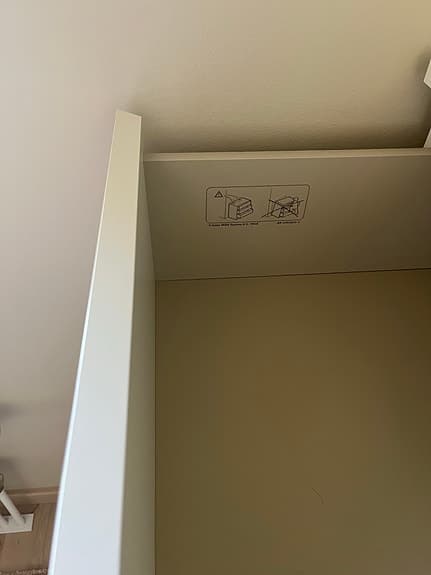 Malm byrå inklusive glasskiva