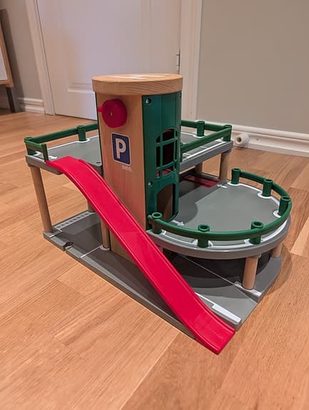 BRIO parkeringshus
