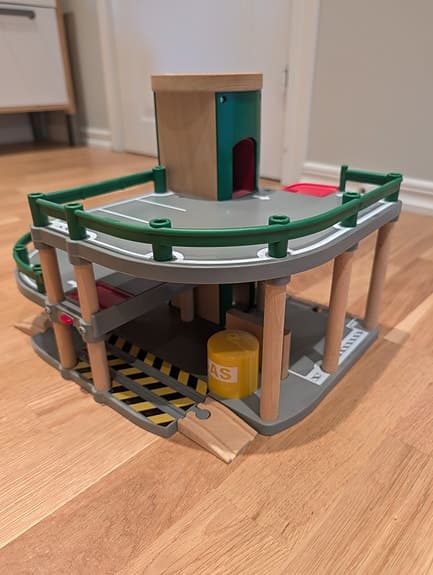 BRIO parkeringshus