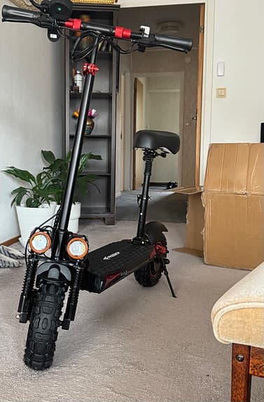 Elsparkcykel OCH Sits ingår