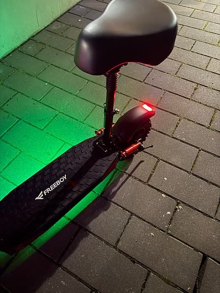 Elsparkcykel OCH Sits ingår