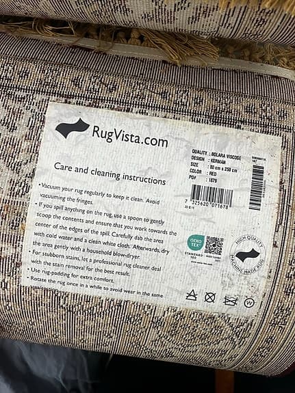 Rugvista röd gångmatta med orientaliskt mönster