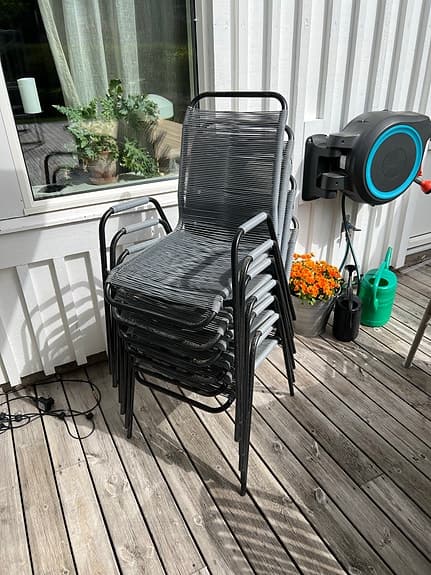 Trädgårdsstolar stapelbara svart/grå