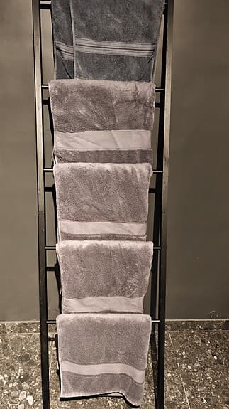 4 stycken stora handdukar 70x140 samt två gästhanddukar!