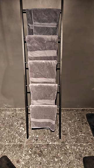 4 stycken stora handdukar 70x140 samt två gästhanddukar!