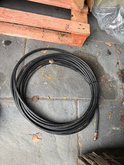 Svarta högtrycksslangar  avlopsrensare karcher och nilfiak