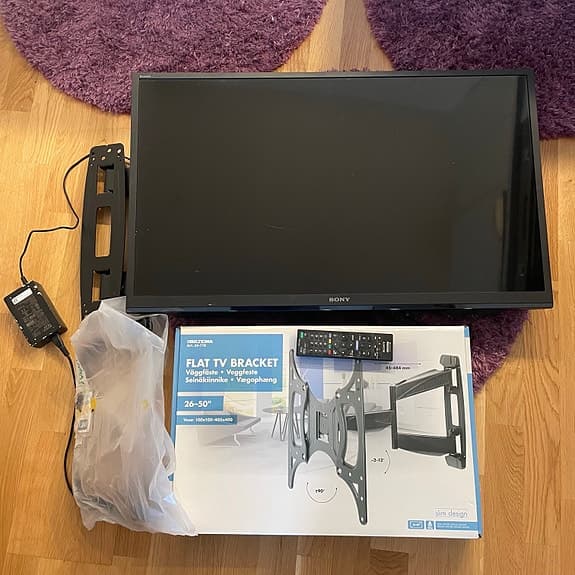32 tum Sony tv med vägg fäste och stativ