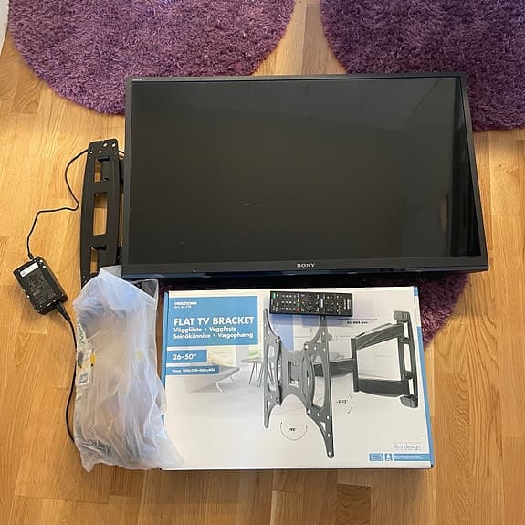 32 tum Sony tv med vägg fäste och stativ