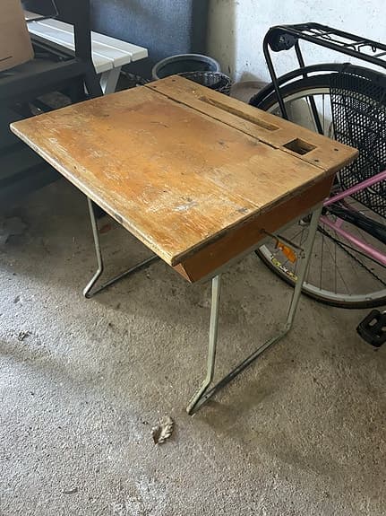 Skolbänk med stol